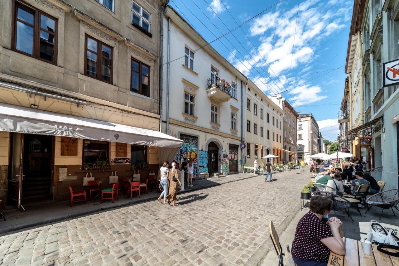 Style apartments in old Lviv Extérieur photo