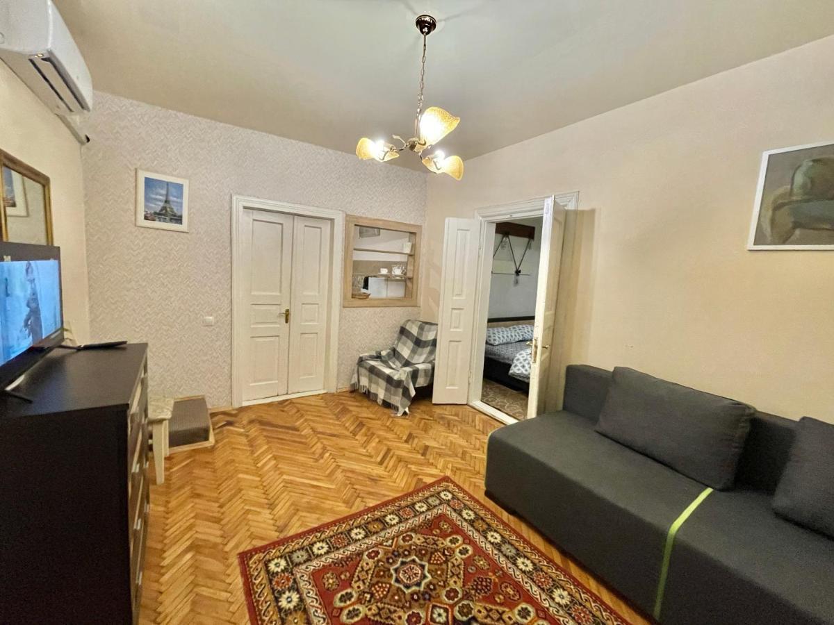 Style apartments in old Lviv Extérieur photo