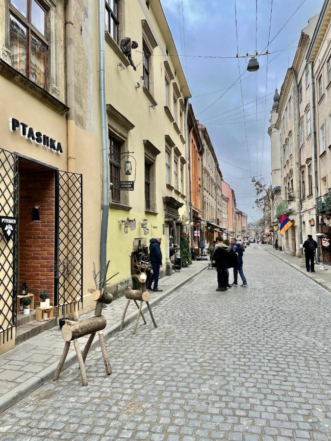 Style apartments in old Lviv Extérieur photo