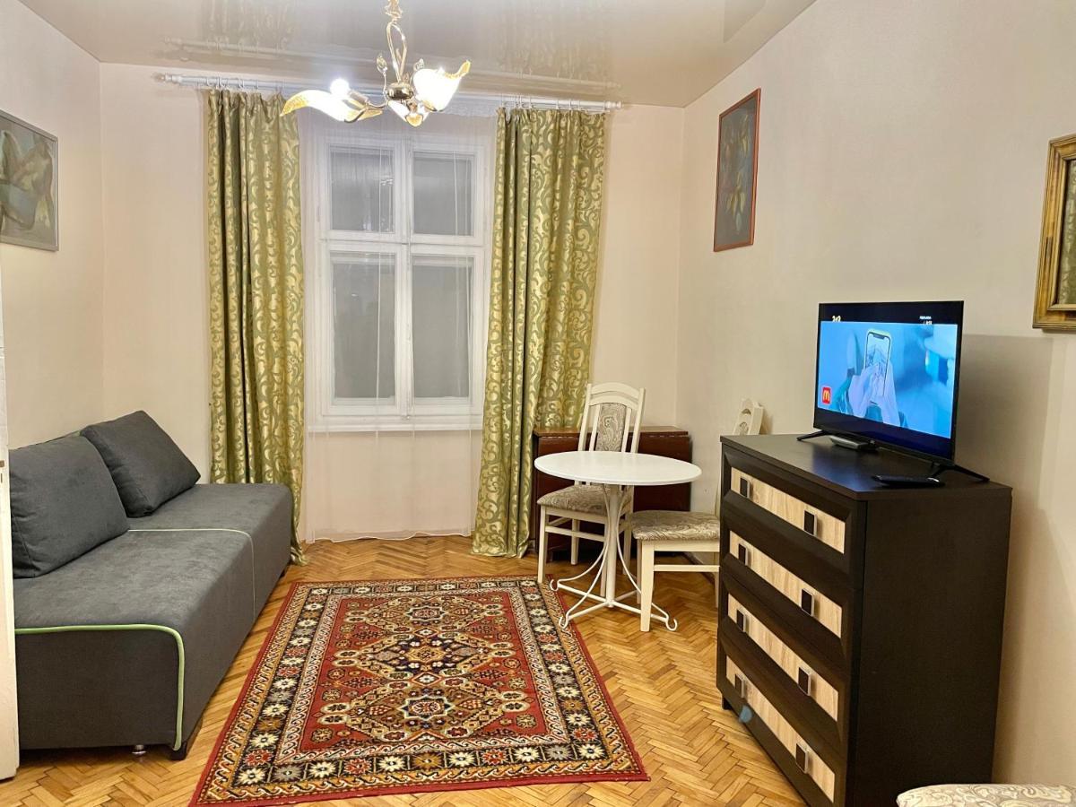 Style apartments in old Lviv Extérieur photo