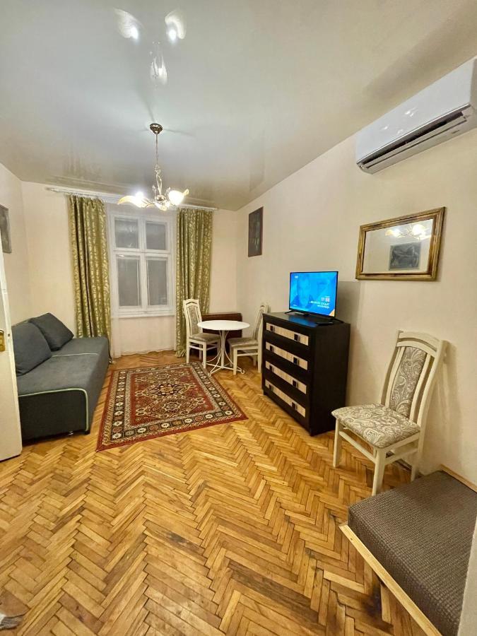 Style apartments in old Lviv Extérieur photo