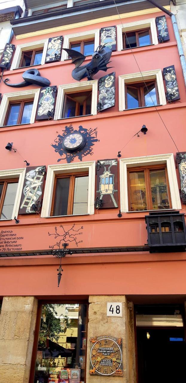 Style apartments in old Lviv Extérieur photo