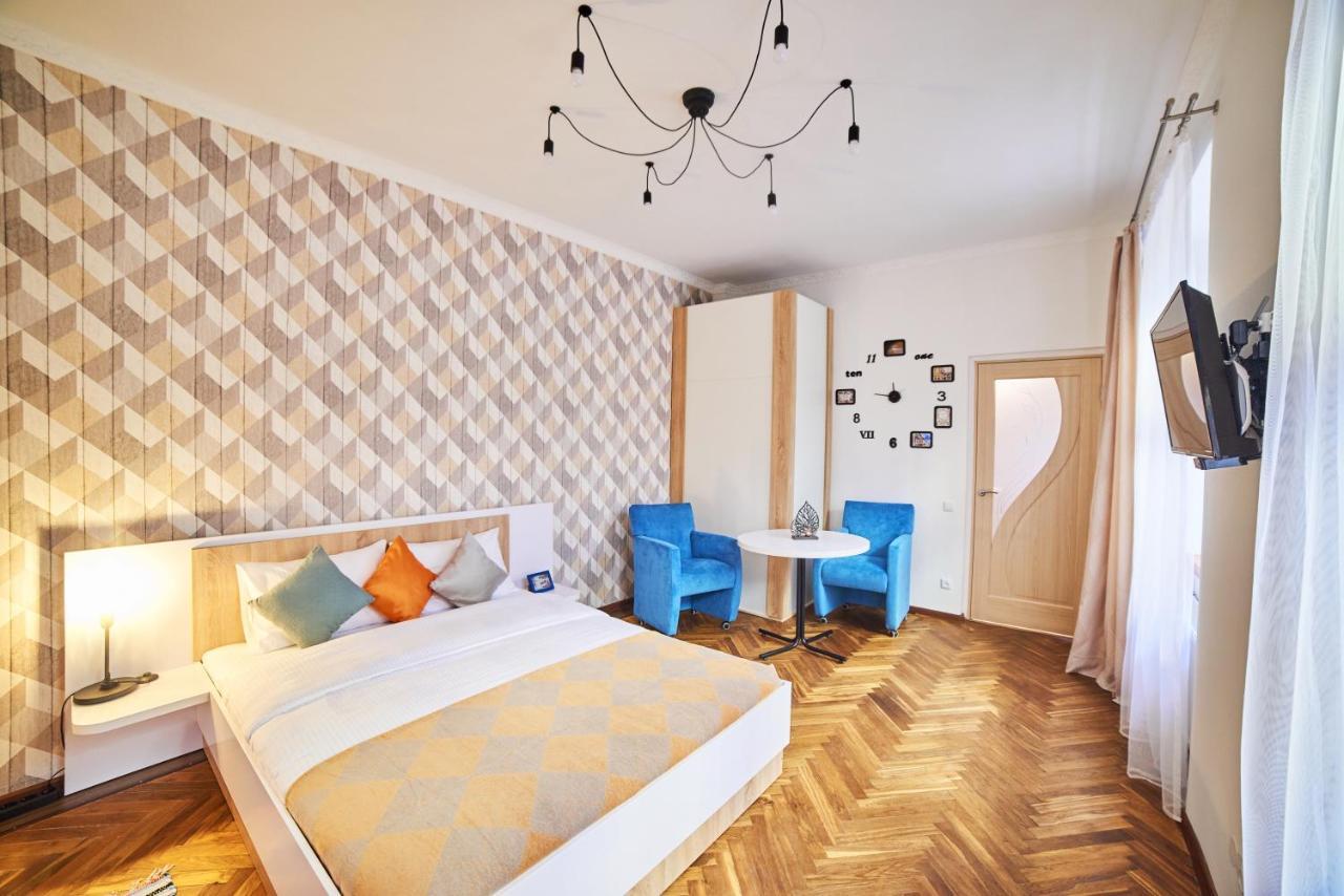 Style apartments in old Lviv Extérieur photo