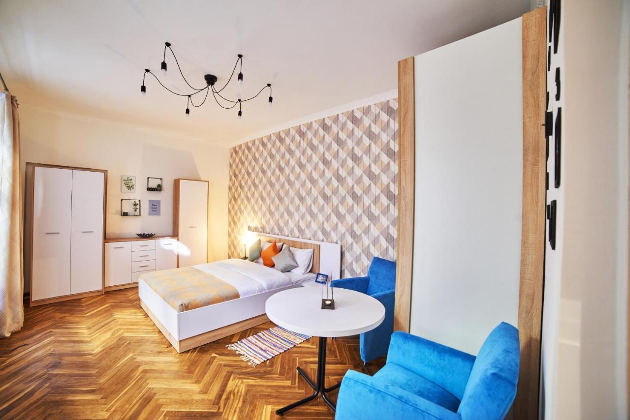 Style apartments in old Lviv Extérieur photo
