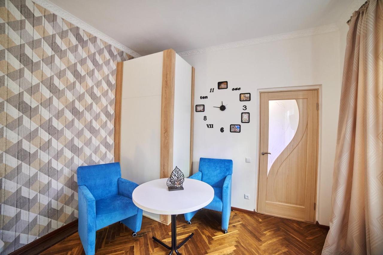 Style apartments in old Lviv Extérieur photo