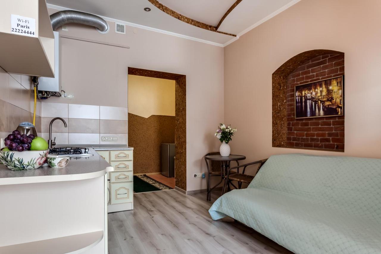 Style apartments in old Lviv Extérieur photo