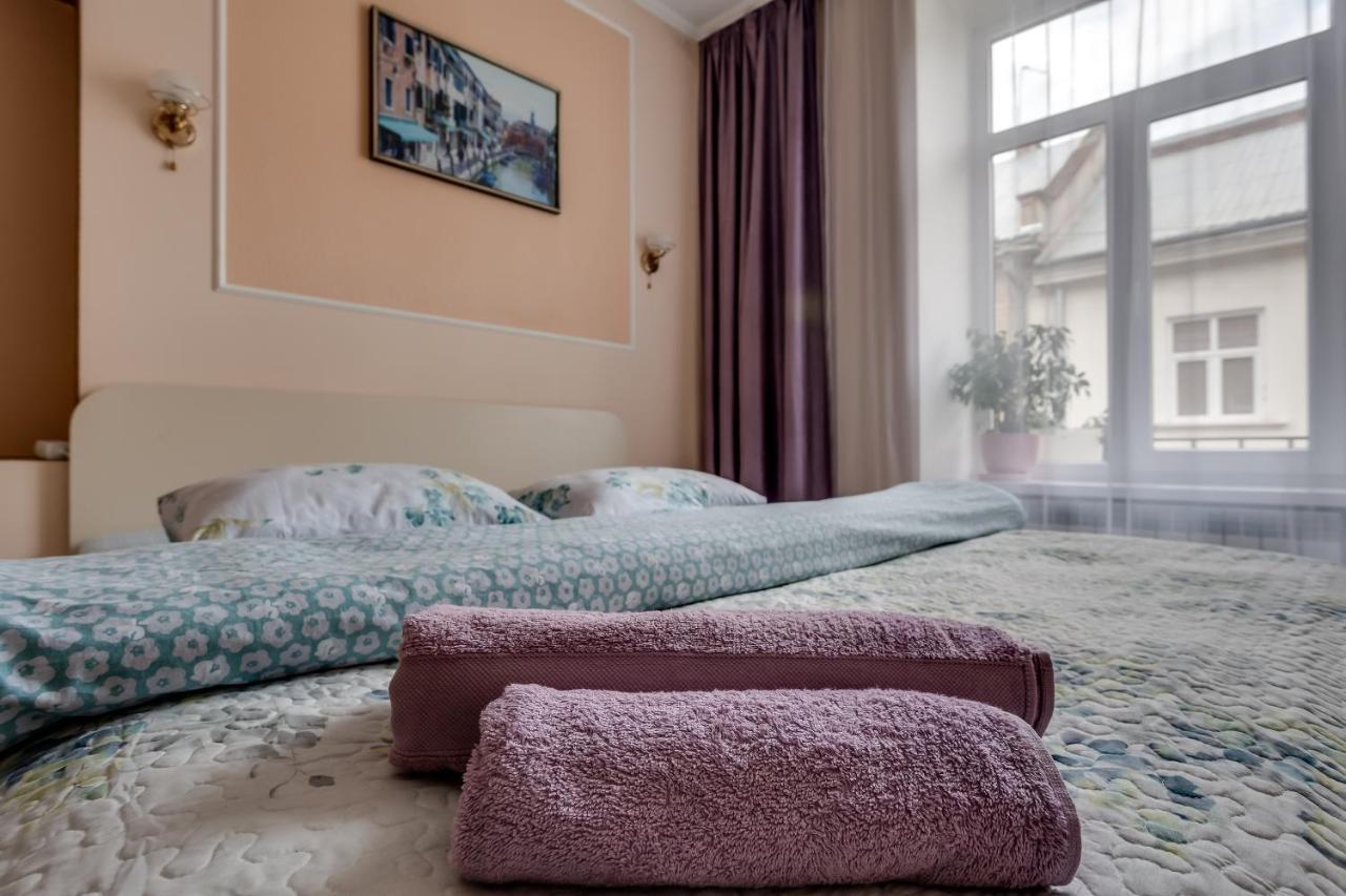 Style apartments in old Lviv Extérieur photo