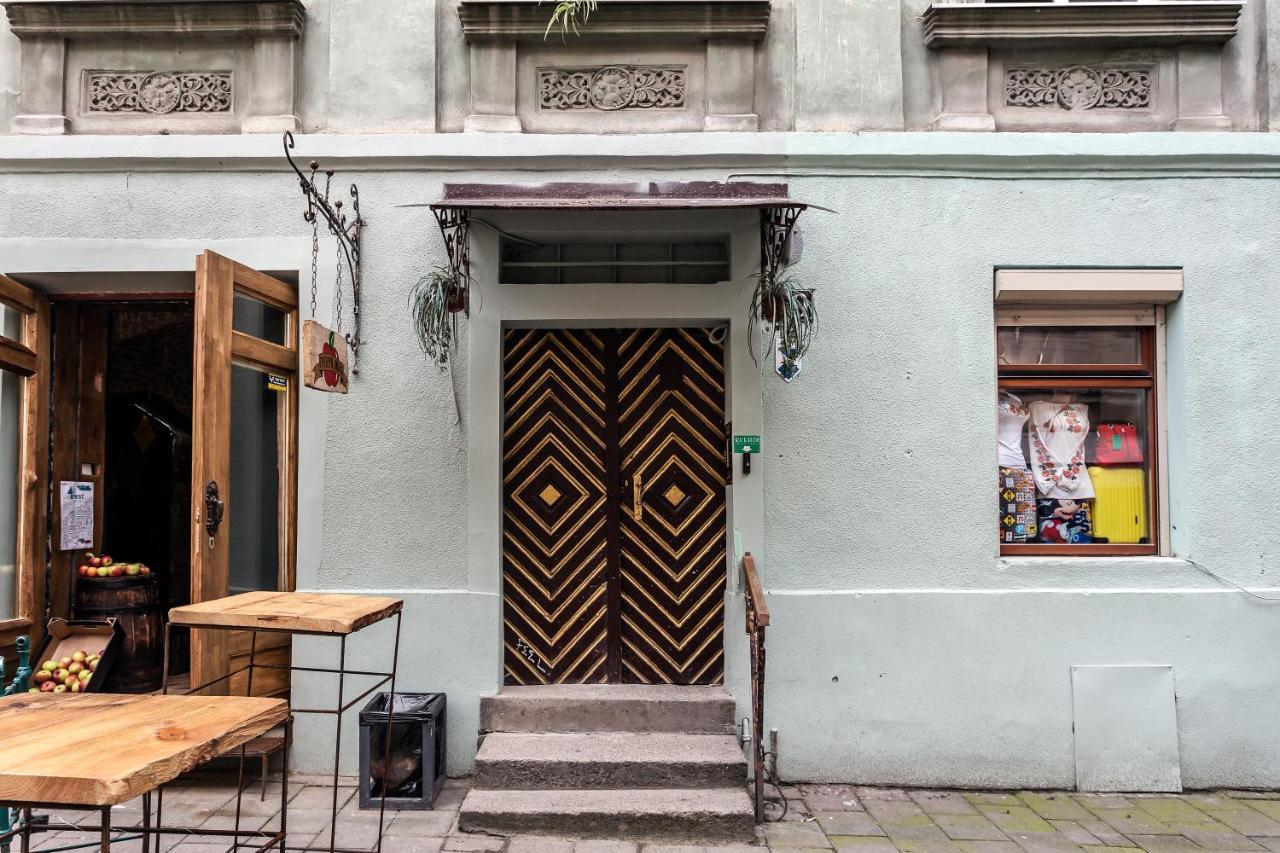 Style apartments in old Lviv Extérieur photo